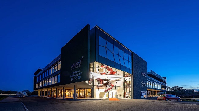 Armbrusters Lieblingsplatz eröffnet im Europäischen Forum am Rhein